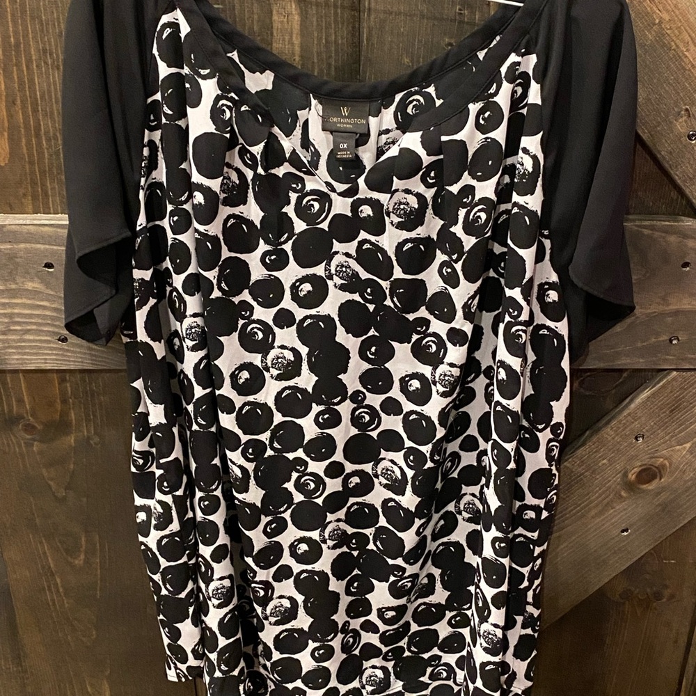 Worthington Black and White Circle Print Blouse